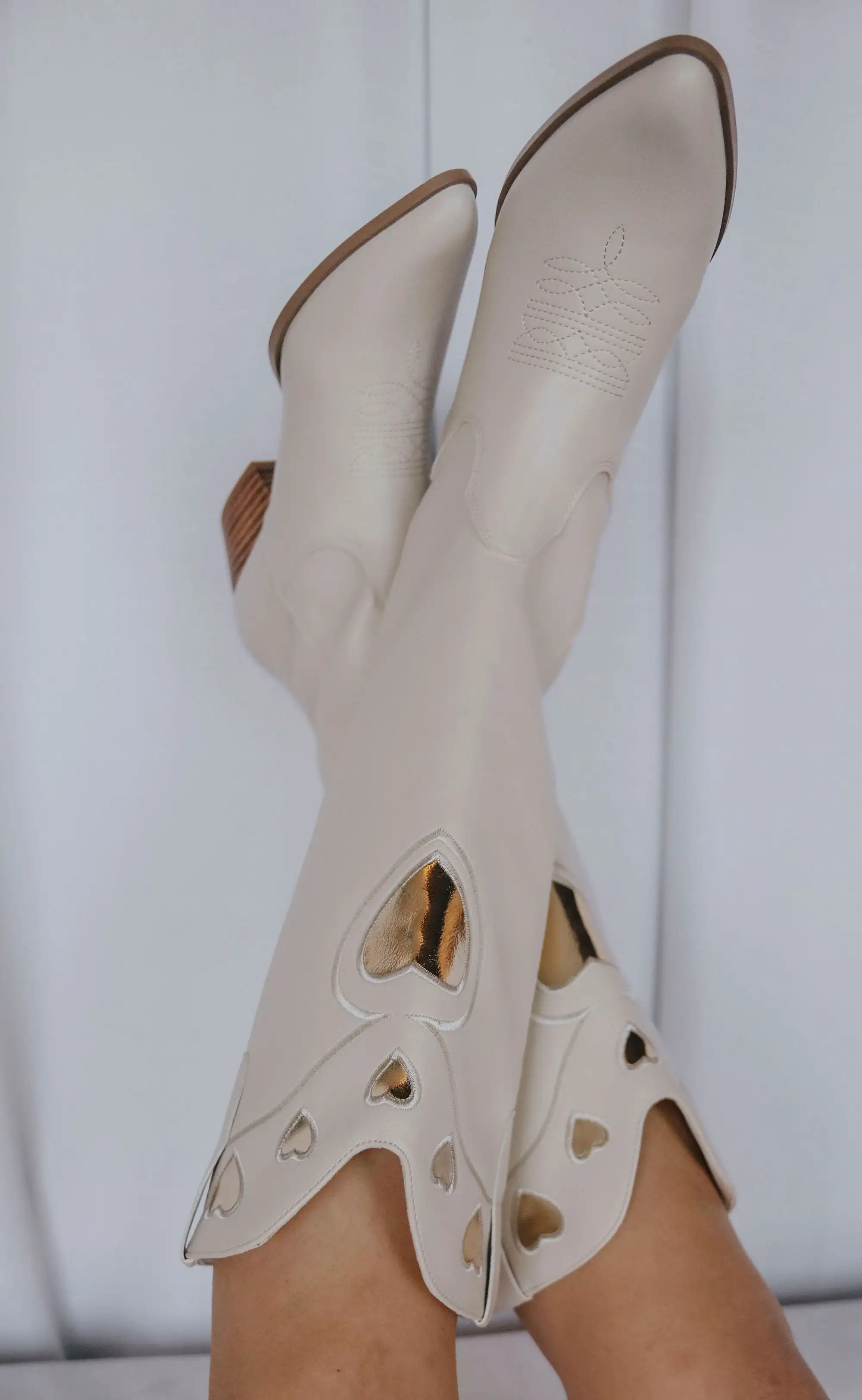 billini: velma boot - ivory