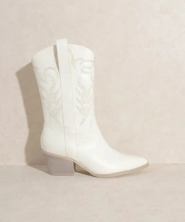 Dazen Around Embroidered Boots [ONLINE EXCLUSIVE]