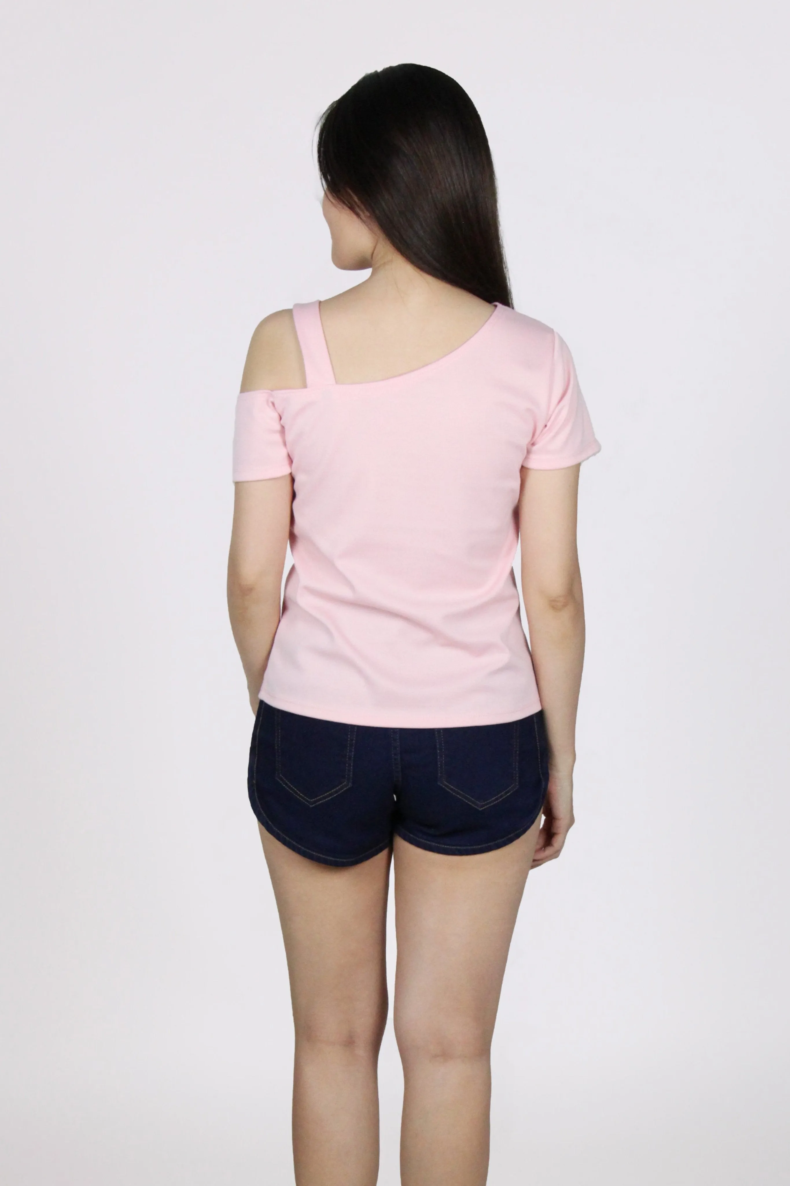 Diagonal Single Ring Cold Shoulder Top in Pink