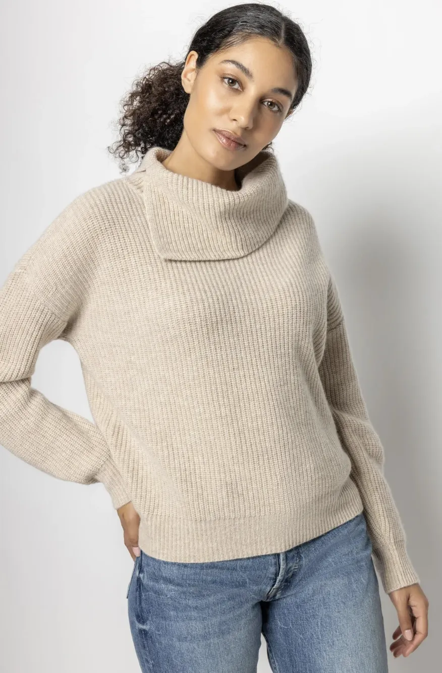 FOLDED COLLAR PULLOVER SWEATER