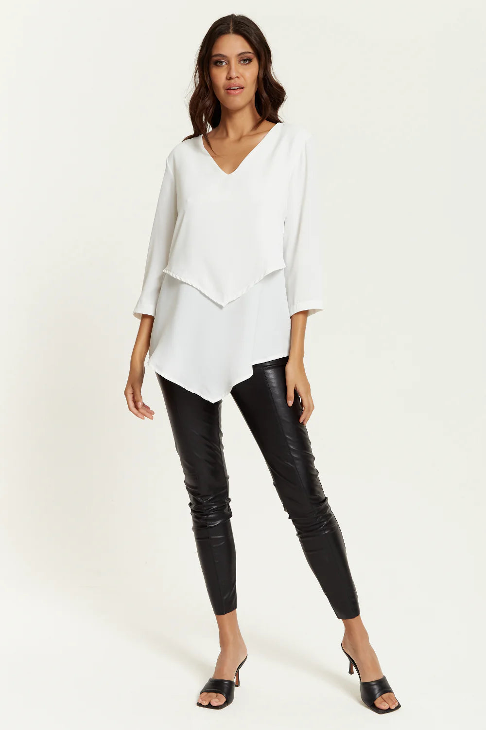 Hoxton Gal 3/4 Sleeves V Neck Layered Relaxed Fit Top